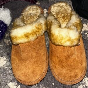 Cozy Tan Shearling Women's Slippers